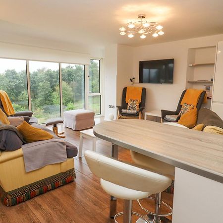 Beautiful Cotswold View Apartment Bourton-on-the-Water Exterior photo