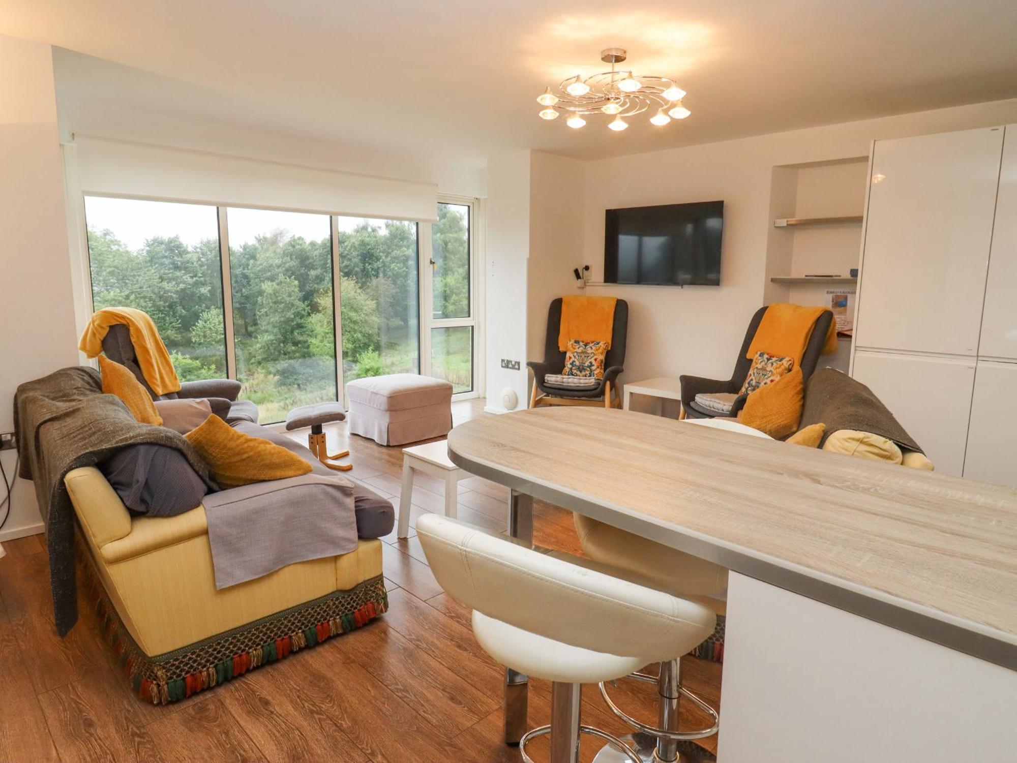 Beautiful Cotswold View Apartment Bourton-on-the-Water Exterior photo