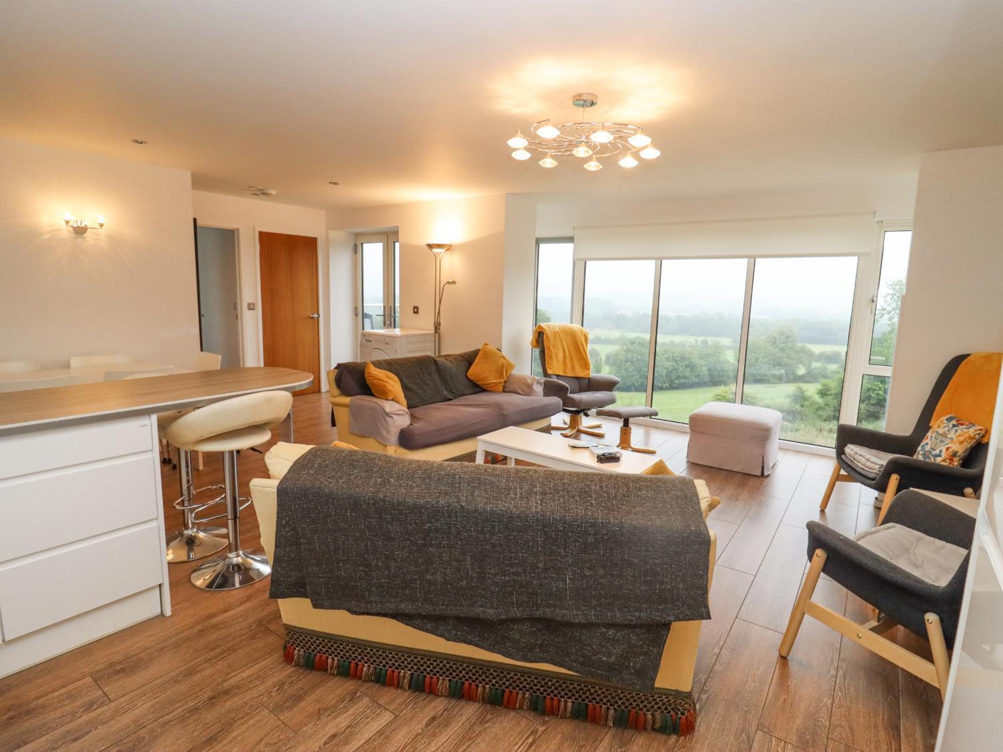 Beautiful Cotswold View Apartment Bourton-on-the-Water Exterior photo