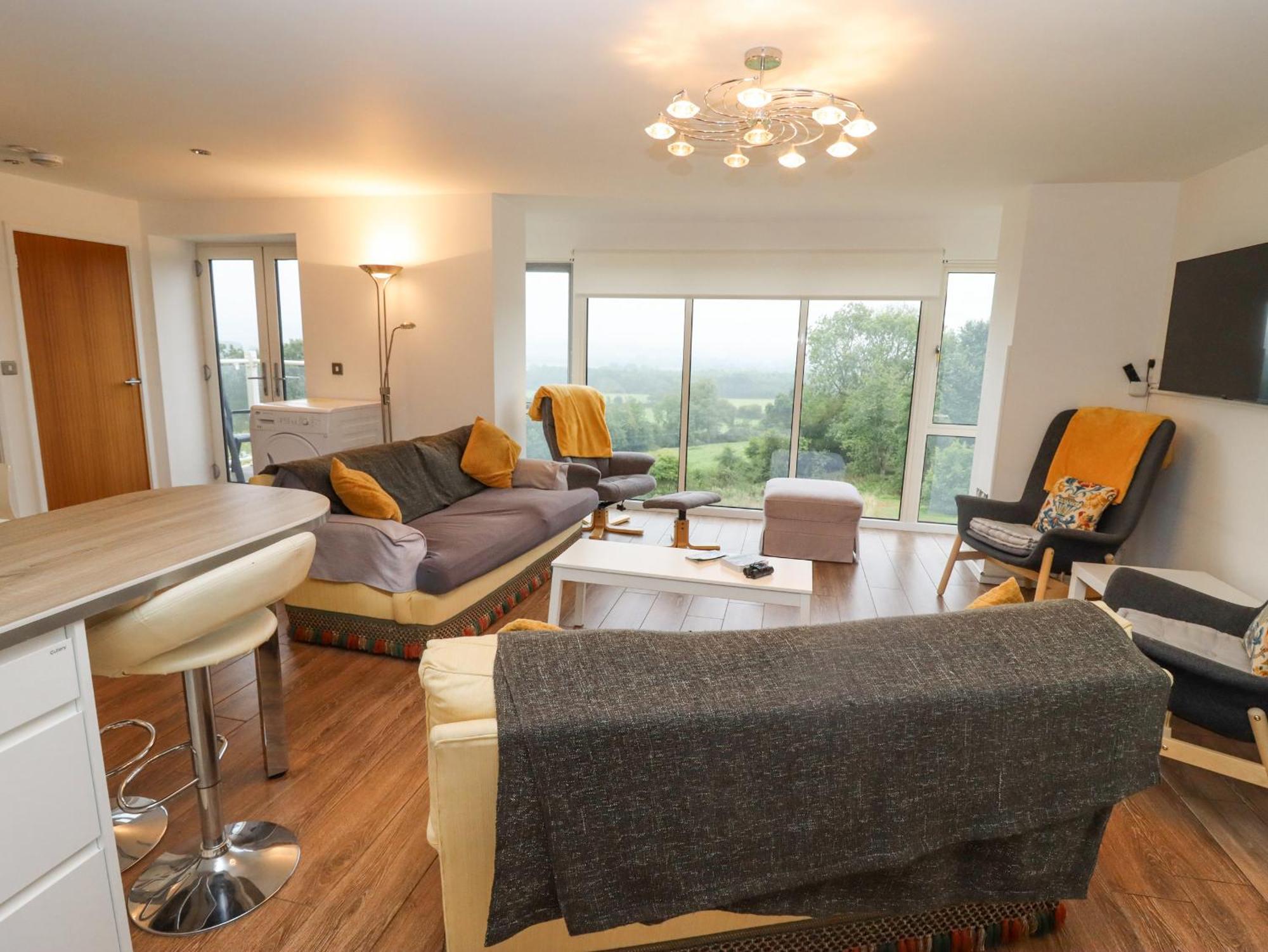 Beautiful Cotswold View Apartment Bourton-on-the-Water Exterior photo