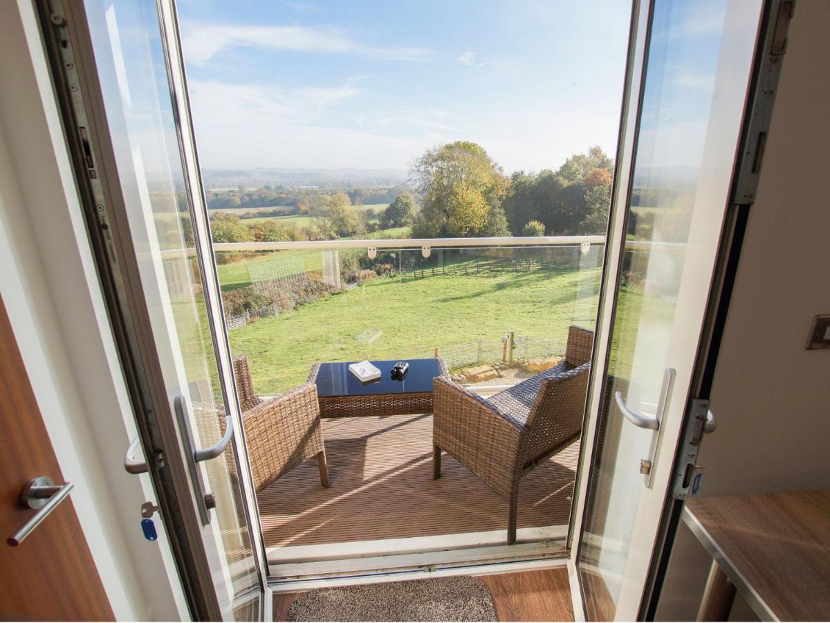 Beautiful Cotswold View Apartment Bourton-on-the-Water Exterior photo